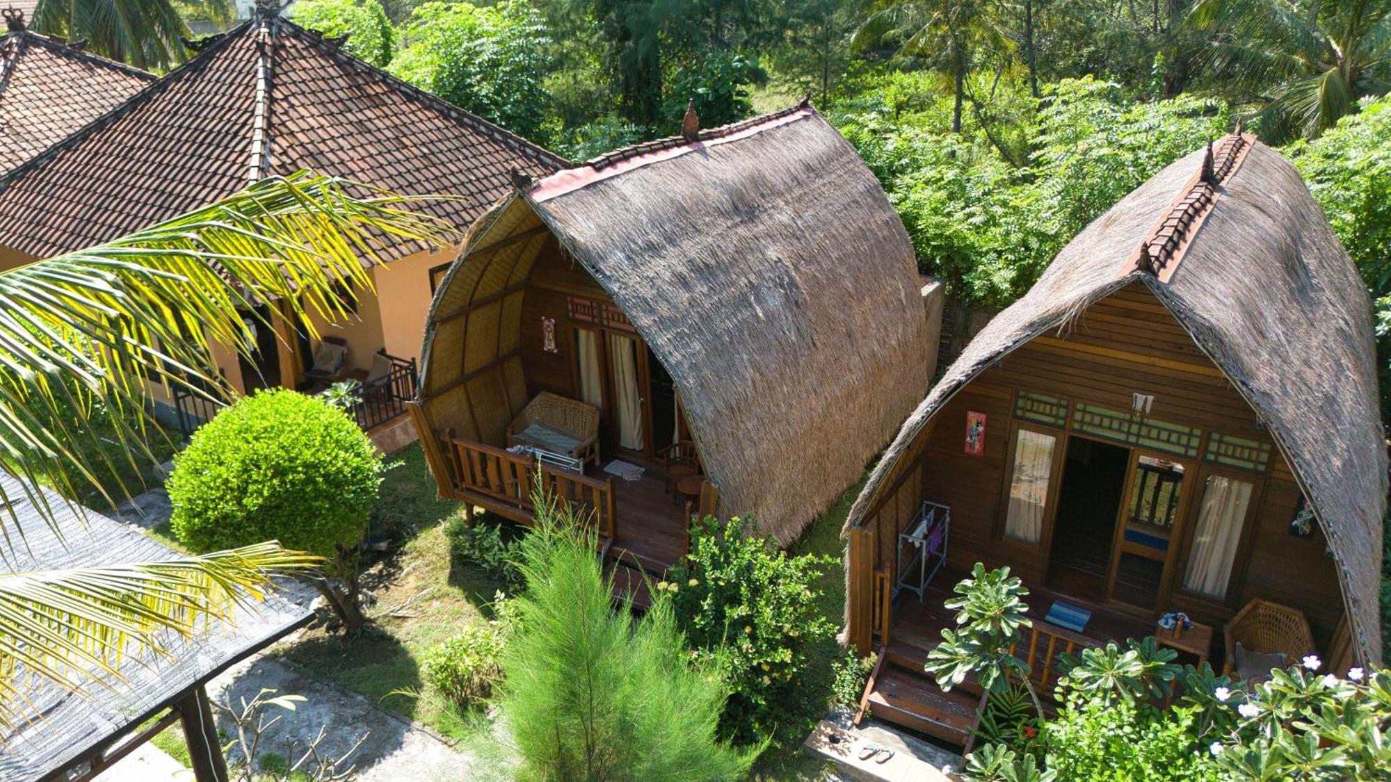 Bunga Bungalows Gili Meno Exterior foto